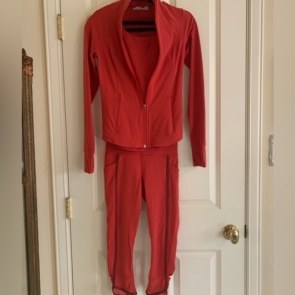 Athleta Salutation Stash Jacket in Lychee Red Powervita - Picture 5 of 6